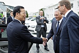 Místopředseda čínské vlády Čang Kao-li navštívil automobilku ŠKODA AUTO