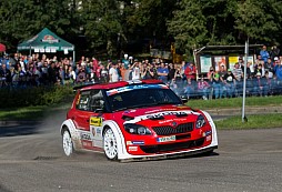 ŠKODA na Barum Czech Rally: Sepp Wiegand v poločase na druhém místě