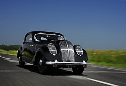 Ikony historie automobilky ŠKODA na výstavě Rétromobile