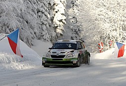 Sepp Wiegand s vozem ŠKODA Fabia vítězí v třídě WRC-2 na Rally Monte Carlo